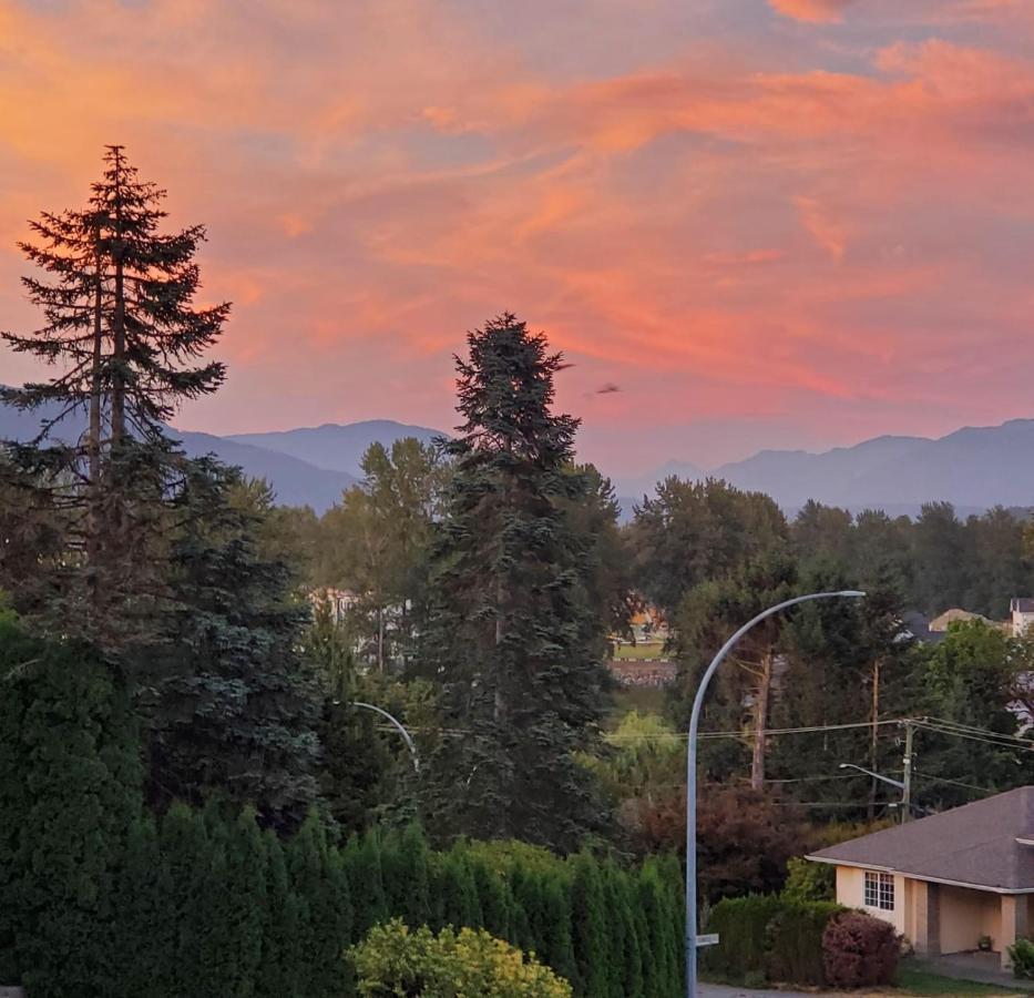 Mountain Retreat 3 Bedroom Garden House Near Heritage Park, Coliseum , Hwy 1, Fishing, Cultus Lake Chilliwack Kültér fotó